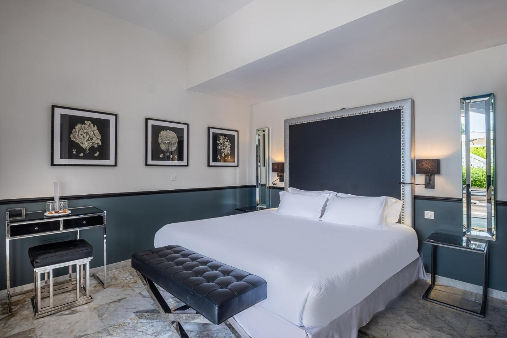 Elegance Room